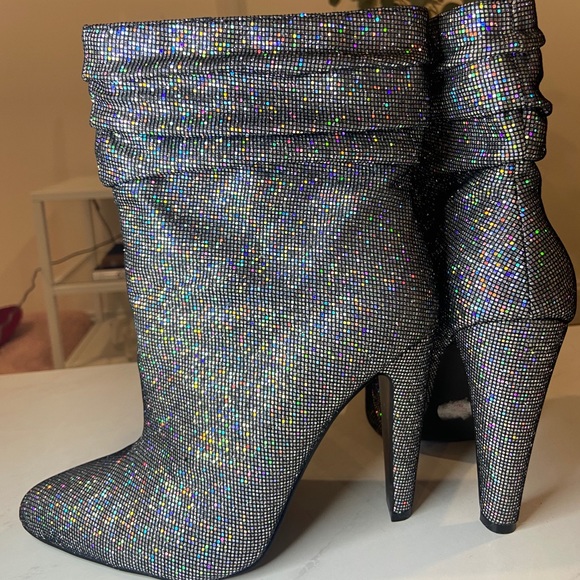 Steve Madden Grey Booties - Picture 2 of 3